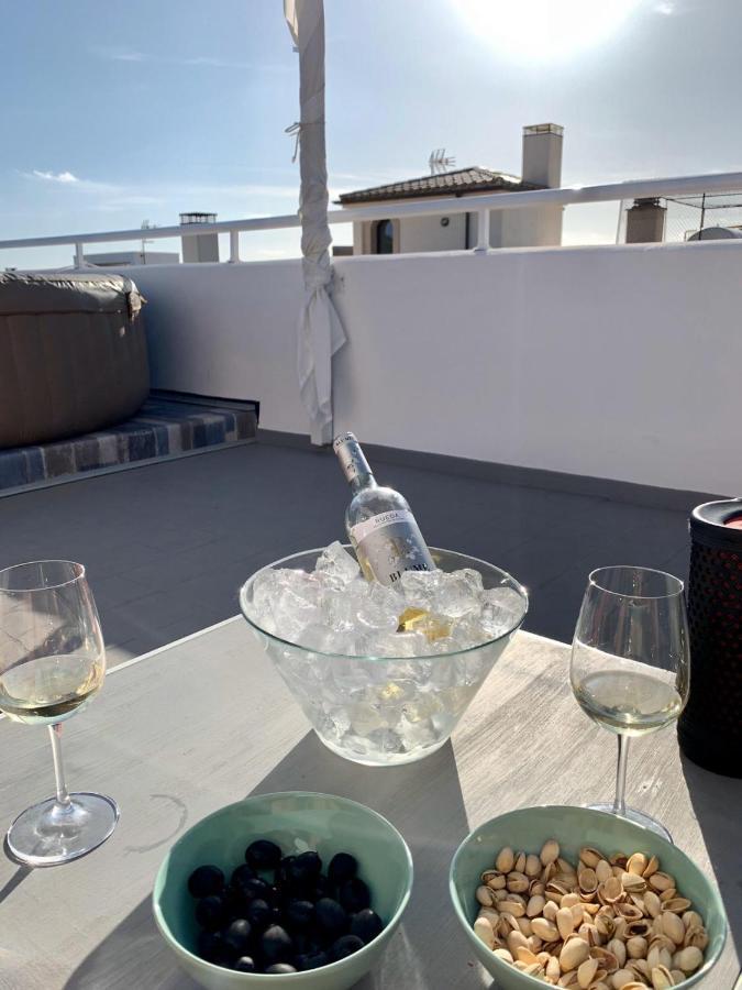 Sonne & Meerblick Aus 40 Grad Heissem Whirlpool Geniessen - Zentral Am Hafen Und Dennoch Ruhig Cala Ratjada  Dış mekan fotoğraf